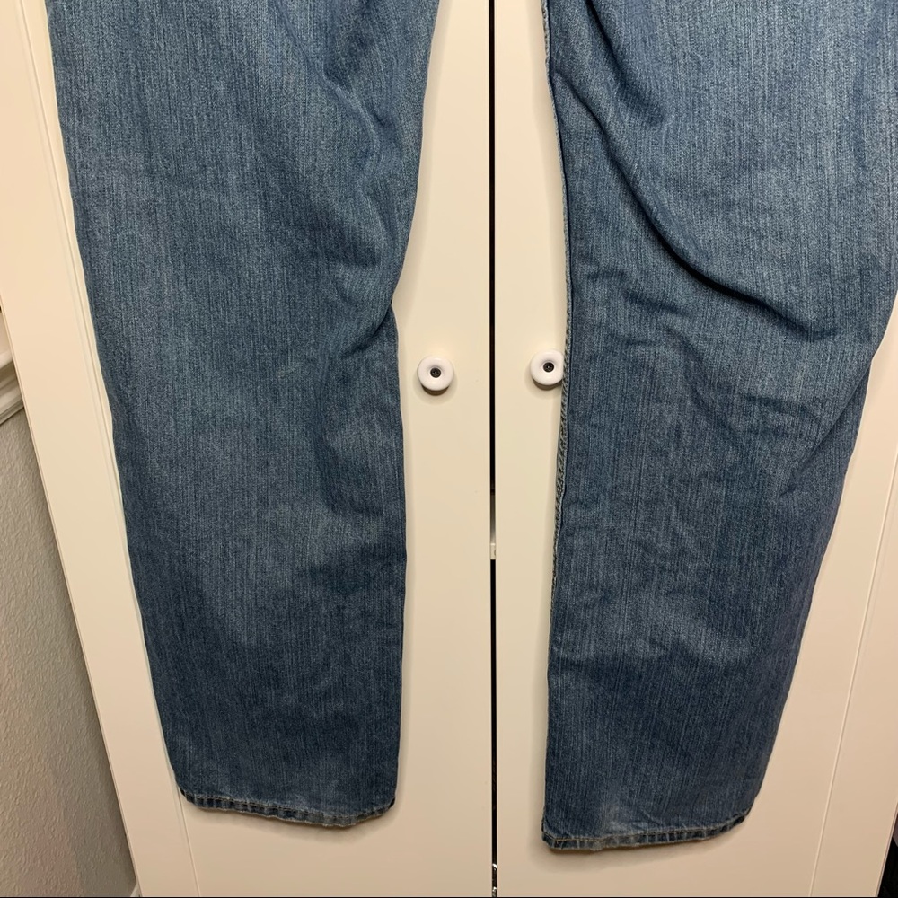 Men’s 559 Straight Leg Levi’s Jeans - Picture 10 of 13